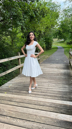 1950s Women`s Short Sleeve  Sweetheart Neckline Ivory Vintage Party Dress